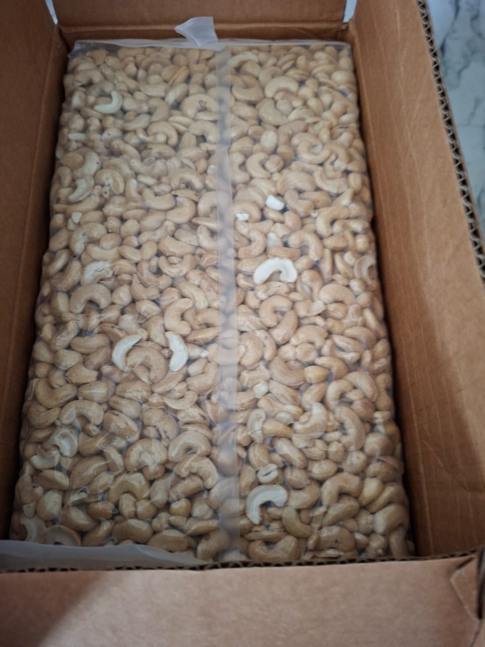 Raw and Processed Cashew Nuts  Premium Cashew Kernels – W180, W240, W320, W450 & Splits